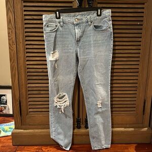 BDG distressed blue jeans casual fit